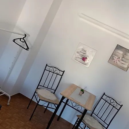 Stellas Monteurwohnungen * 크림미트샤우