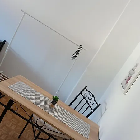 Stellas Monteurwohnungen * 크림미트샤우